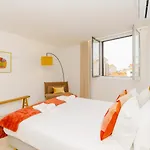 Spacious And Modern Flat With Ac 1 Min From Metro * Porto