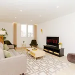 Spacious And Modern Flat With Ac 1 Min From Metro Apartament Porto