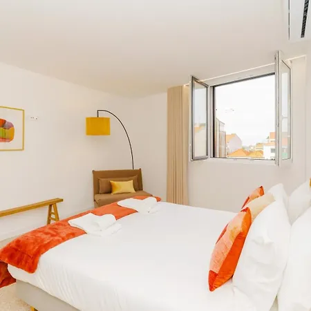 Spacious And Modern Flat With Ac 1 Min From Metro * Oporto