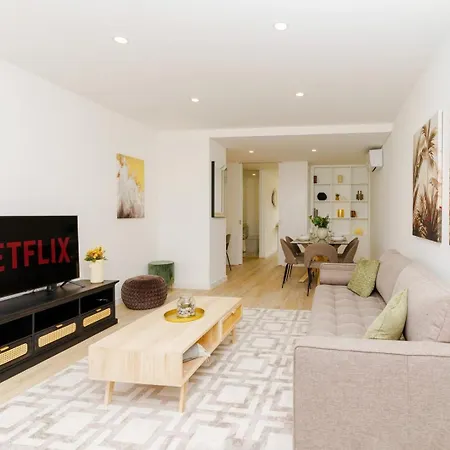 アパート Spacious And Modern Flat With Ac 1 Min From Metro