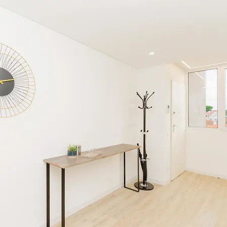Spacious And Modern Flat With Ac 1 Min From Metro Apartment *