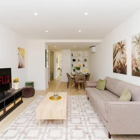 Spacious And Modern Flat With Ac 1 Min From Metro Apartment Porto