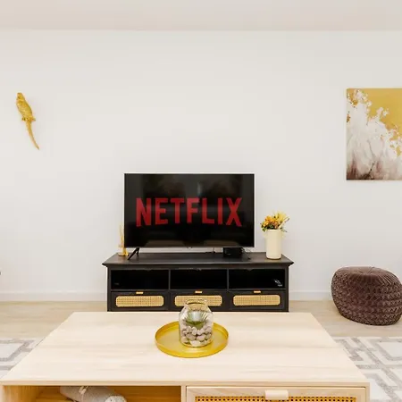 アパート Spacious And Modern Flat With Ac 1 Min From Metro