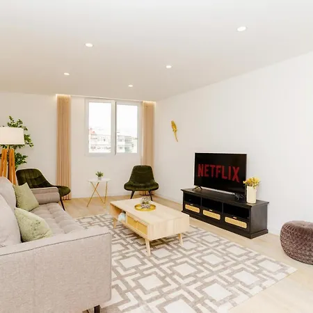 Spacious And Modern Flat With Ac 1 Min From Metro Apartment Porto