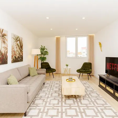 Spacious And Modern Flat With Ac 1 Min From Metro * Porto