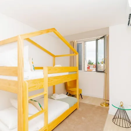 Spacious And Modern Flat With Ac 1 Min From Metro Apartment *