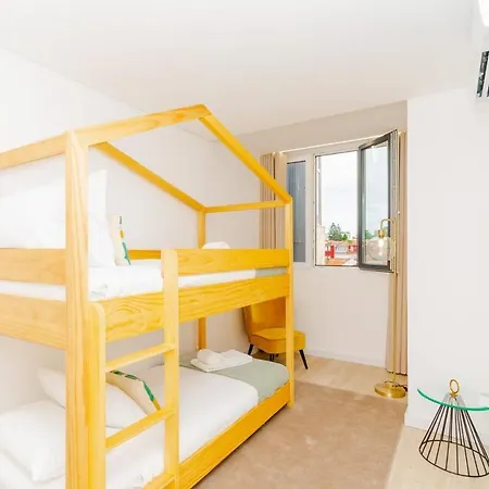 Spacious And Modern Flat With Ac 1 Min From Metro Apartment *