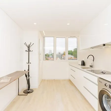Spacious And Modern Flat With Ac 1 Min From Metro * Porto