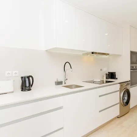 Spacious And Modern Flat With Ac 1 Min From Metro Апартаменты Порту