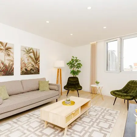 Spacious And Modern Flat With Ac 1 Min From Metro Apartment Porto