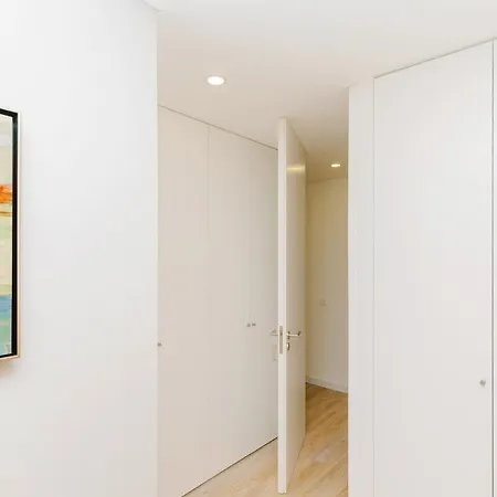 Spacious And Modern Flat With Ac 1 Min From Metro * Porto