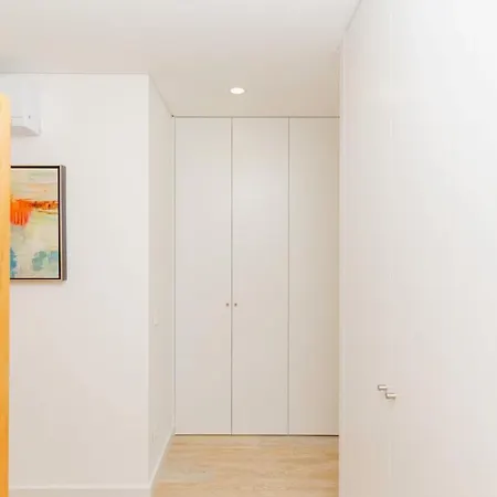 Spacious And Modern Flat With Ac 1 Min From Metro