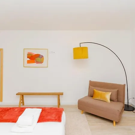 Spacious And Modern Flat With Ac 1 Min From Metro * Porto