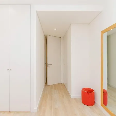 Spacious And Modern Flat With Ac 1 Min From Metro Porto