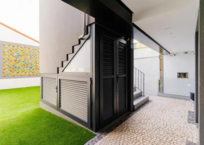 Spacious And Modern Flat With Ac 1 Min From Metro Oporto