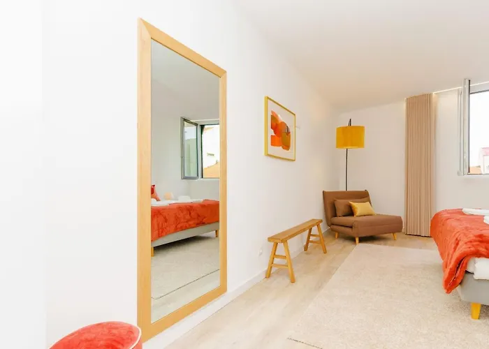 Spacious And Modern Flat With Ac 1 Min From Metro Lägenhet Oporto