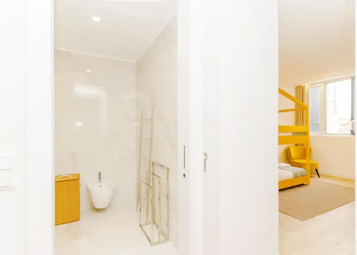 Daire Spacious And Modern Flat With Ac 1 Min From Metro