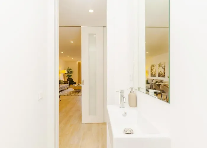 Spacious And Modern Flat With Ac 1 Min From Metro Daire Porto