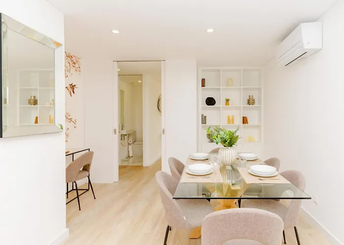 Spacious And Modern Flat With Ac 1 Min From Metro * Oporto