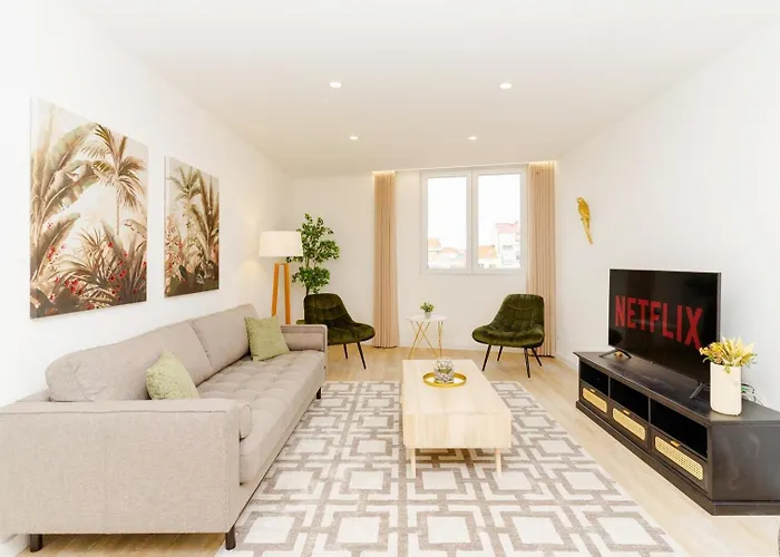 Spacious And Modern Flat With Ac 1 Min From Metro * Porto