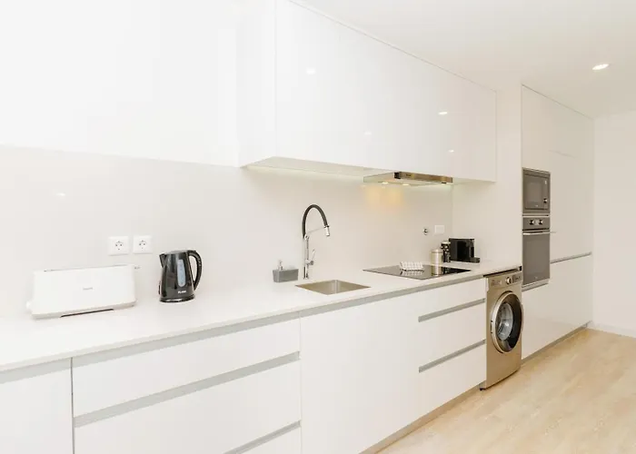 Spacious And Modern Flat With Ac 1 Min From Metro