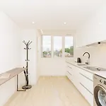 Spacious And Modern Flat With Ac 1 Min From Metro *