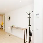 Spacious And Modern Flat With Ac 1 Min From Metro 波尔图