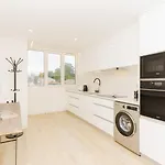 Apartment Spacious And Modern Flat With Ac 1 Min From Metro