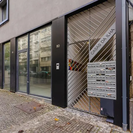 Spacious And Modern Flat With Ac 1 Min From Metro Πόρτο