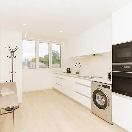 Apartament Spacious And Modern Flat With Ac 1 Min From Metro