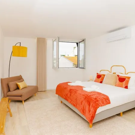 Spacious And Modern Flat With Ac 1 Min From Metro Porto